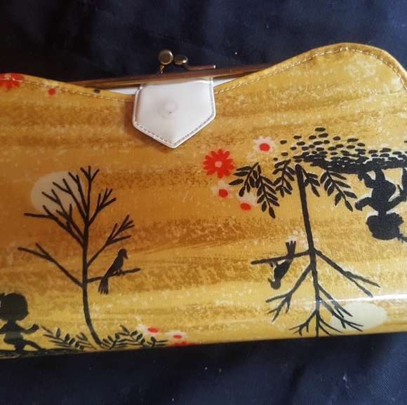 Vintage clutch with removable outer shell - Picture 6 of 6